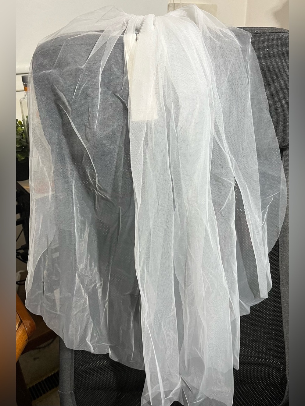 White Tulle Elbow Length Bridal Veil 28inch/70cm with Comb